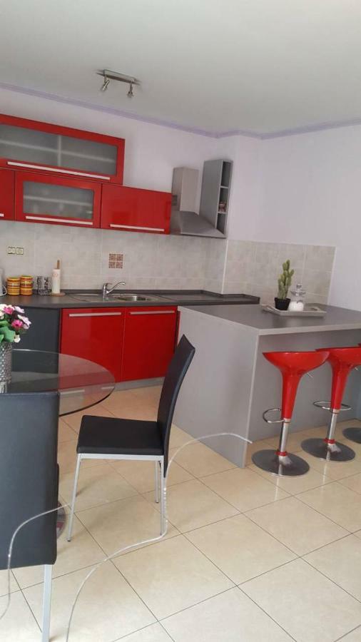 Apartamento Apartman Luly Kaštela Exterior foto