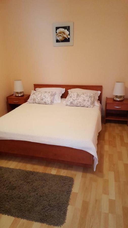 Apartamento Apartman Luly Kaštela Exterior foto